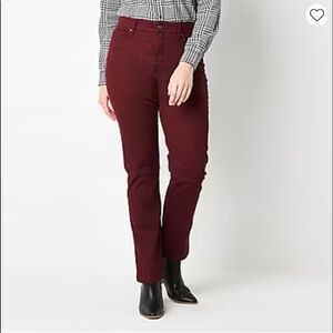 St. John's Bay Mid Rise Secretly
Slender Straight Leg Jean red sz 6